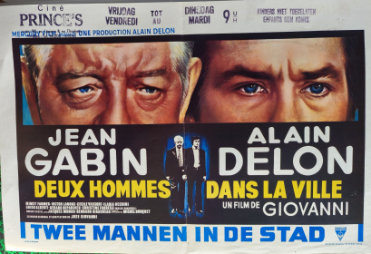 DEUX HOMMES DANS LA VILLE